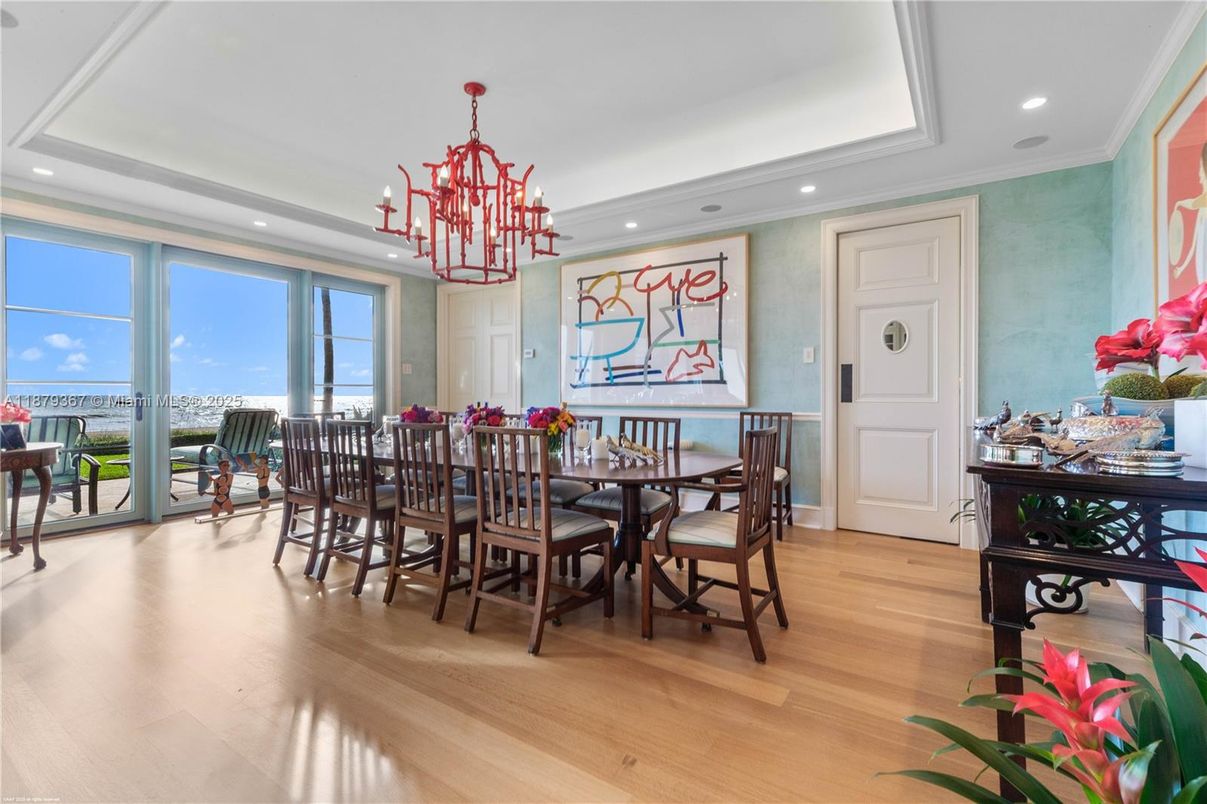Chandelier, Dining room, Interior, Recessed Lighting, Wood Texture Flooring