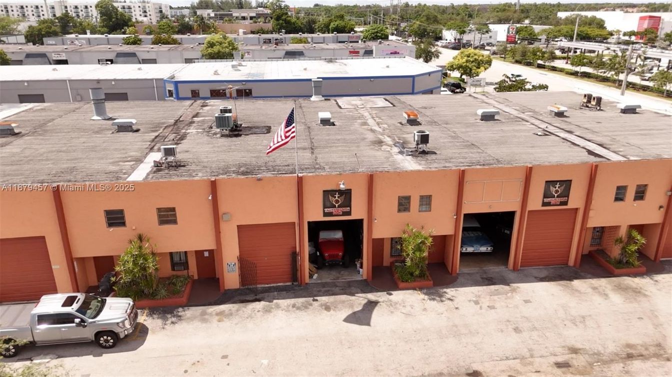 Exterior, Drone