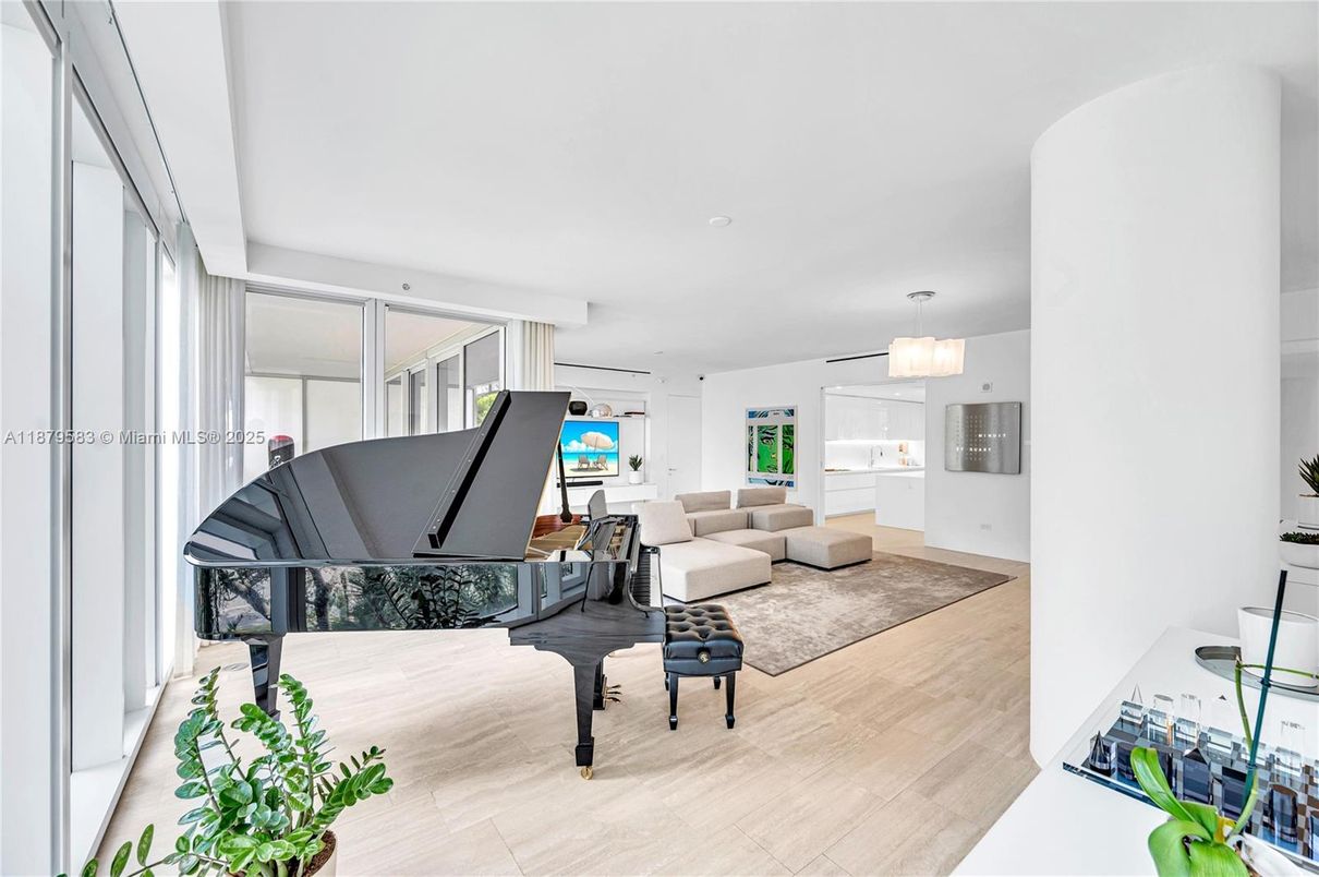 Interior, Living room, Pendant Lights, Piano, Wood Texture Flooring