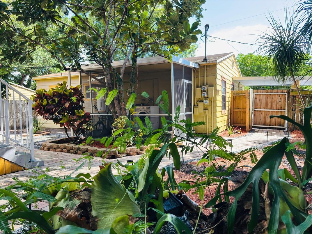 Backyard, Exterior