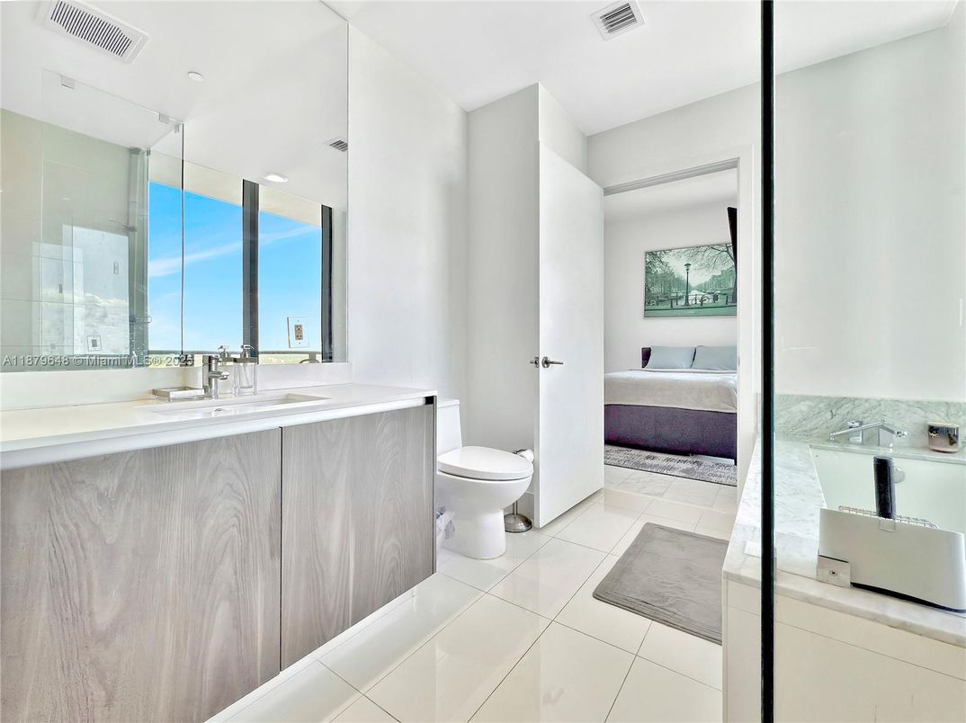 Bathroom, Bedroom, Glass Shower, Interior, Recessed Lighting