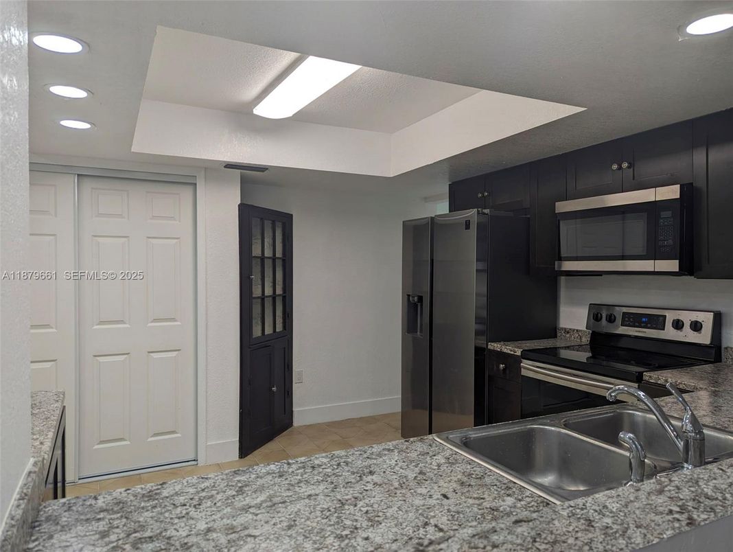 Interior, Kitchen, Recessed Lighting