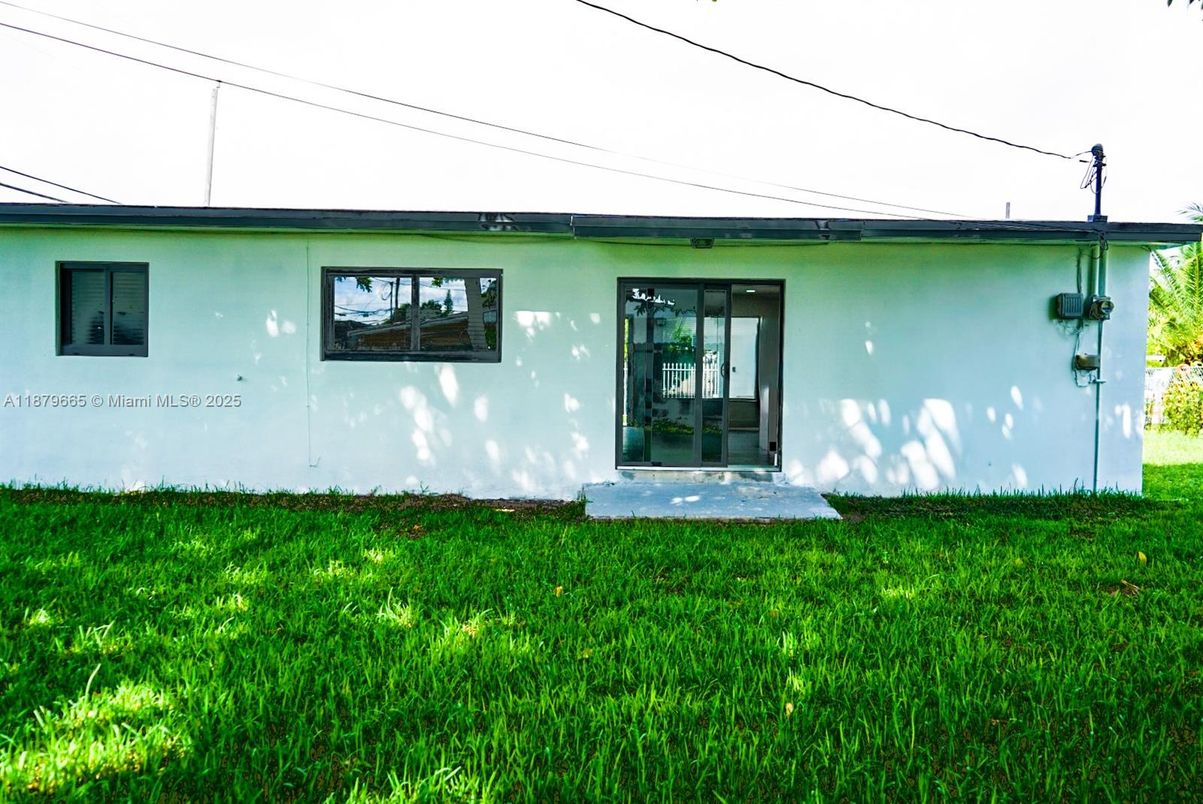 Backyard, Exterior