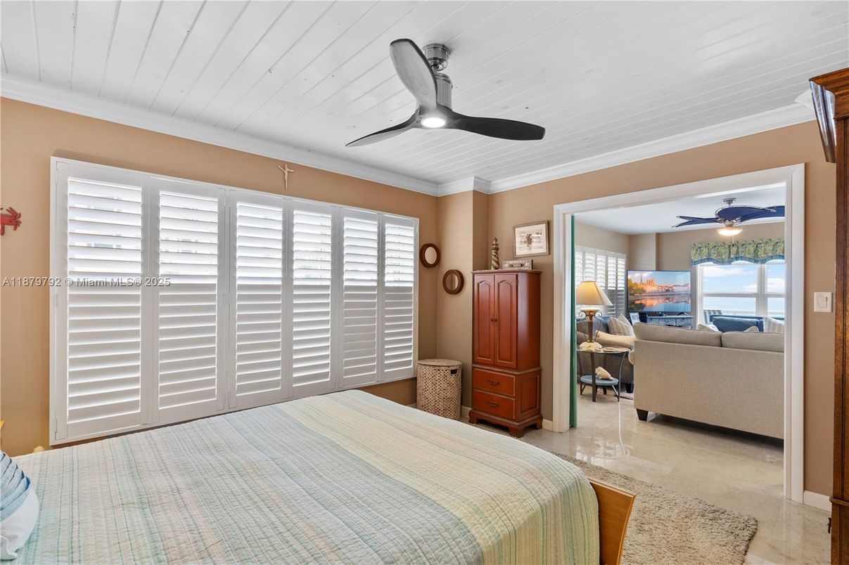 Bedroom, Interior, Water