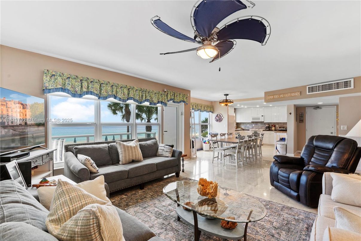 Dining room, Interior, Kitchen, Living room, Water