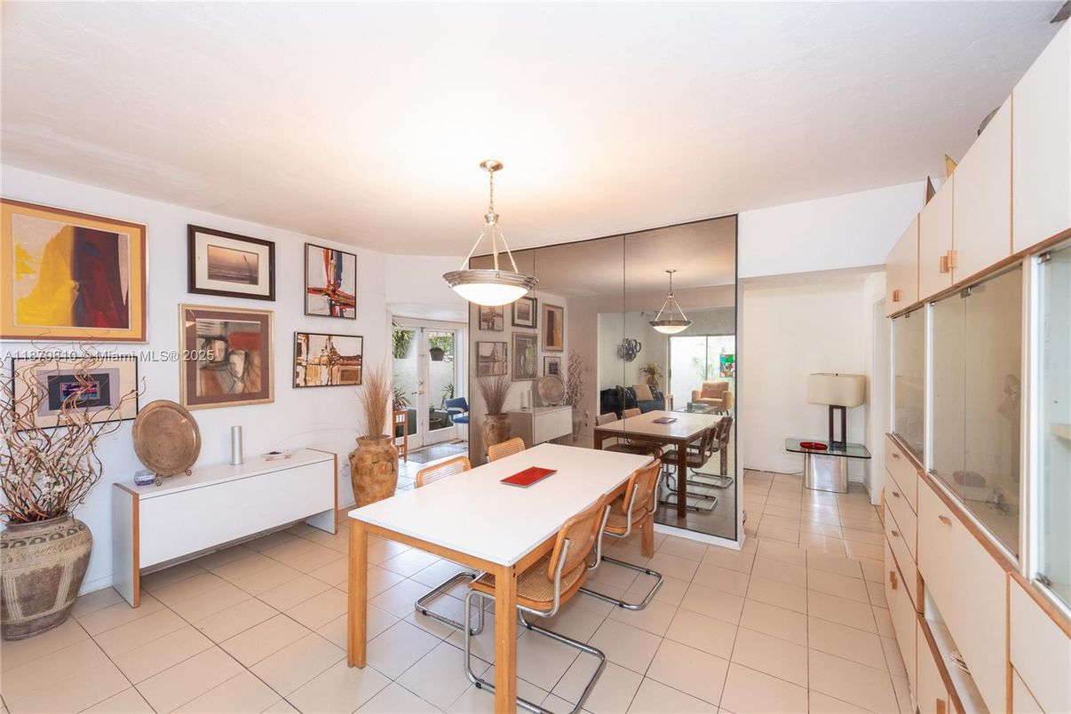 Dining room, Interior, Pendant Lights