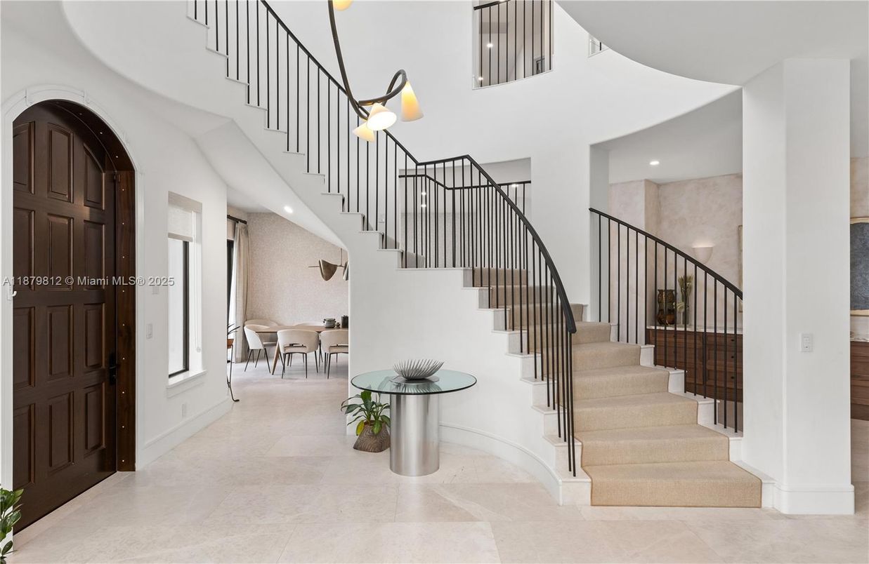 Dining room, Interior, Recessed Lighting