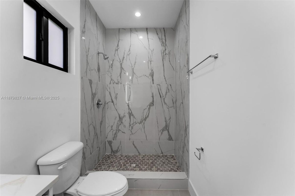Bathroom, Interior, Marble Walls, Recessed Lighting