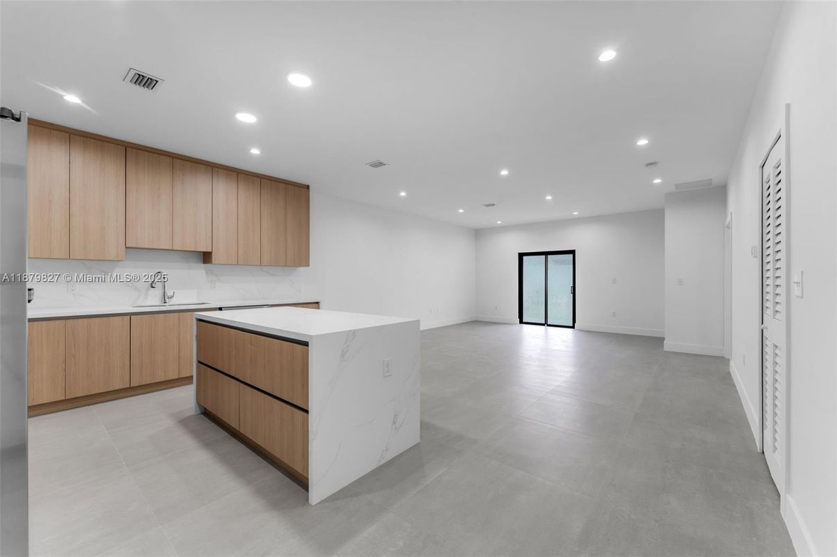 Empty room, Interior, Kitchen, Recessed Lighting
