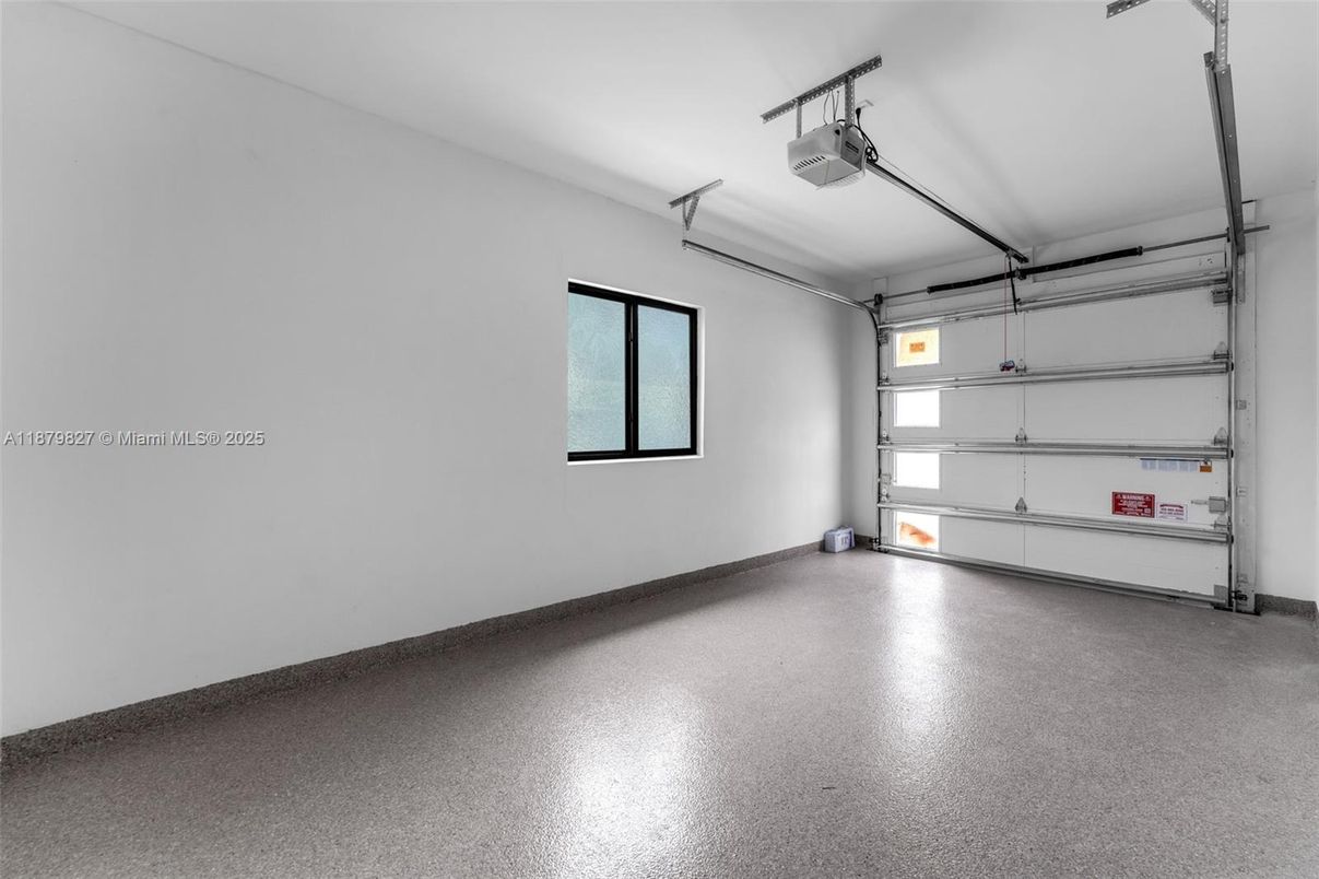 Garage, Interior