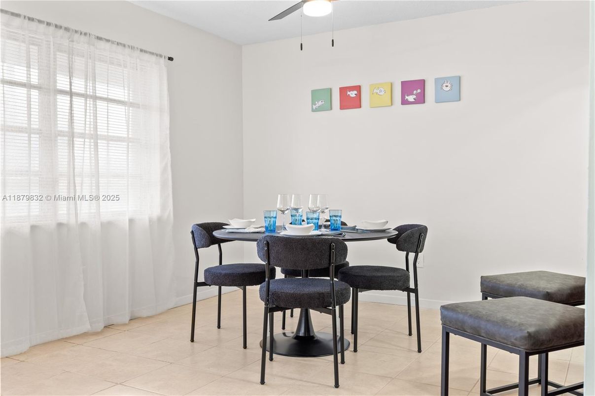 Dining room, Interior