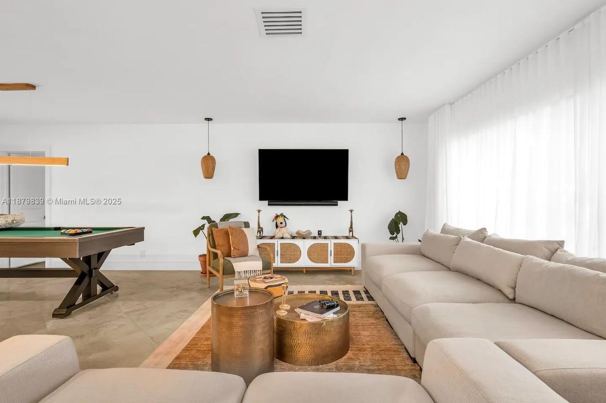 Billiard Table, Game Room, Interior, Living room, Pendant Lights