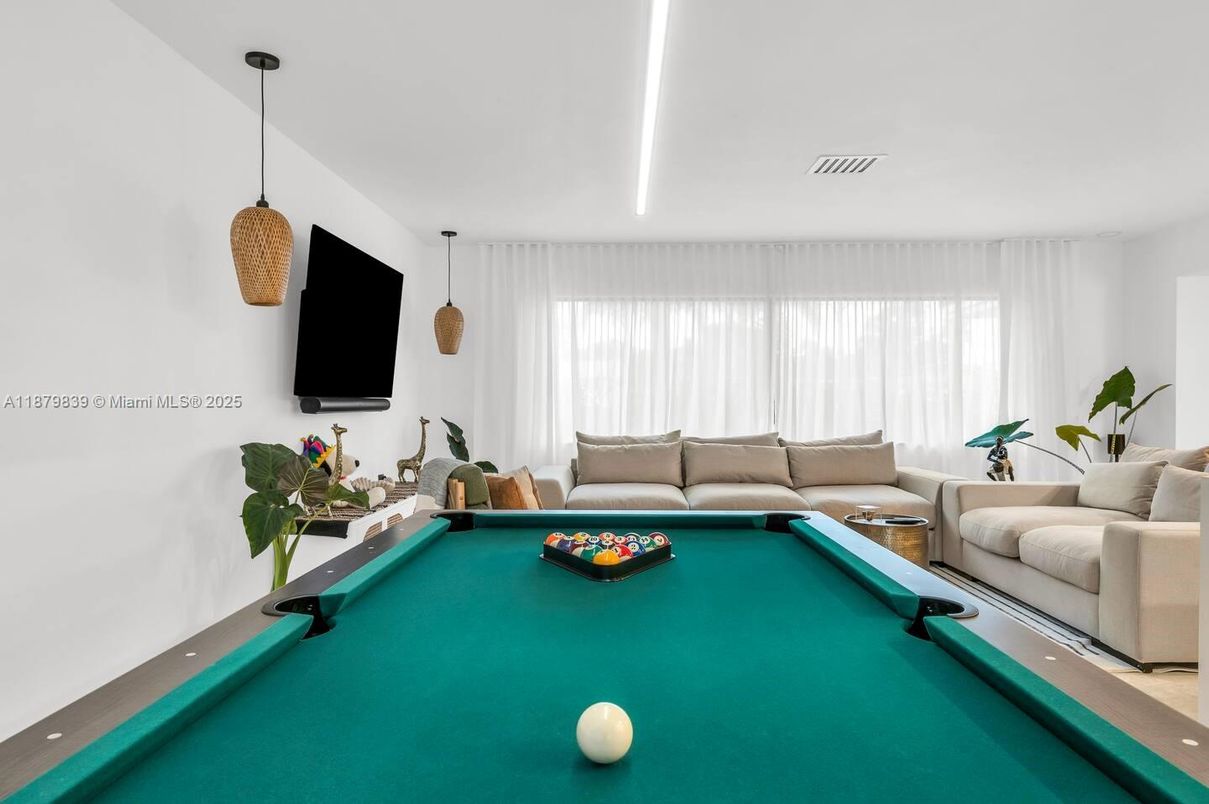 Billiard Table, Game Room, Interior, Living room, Pendant Lights