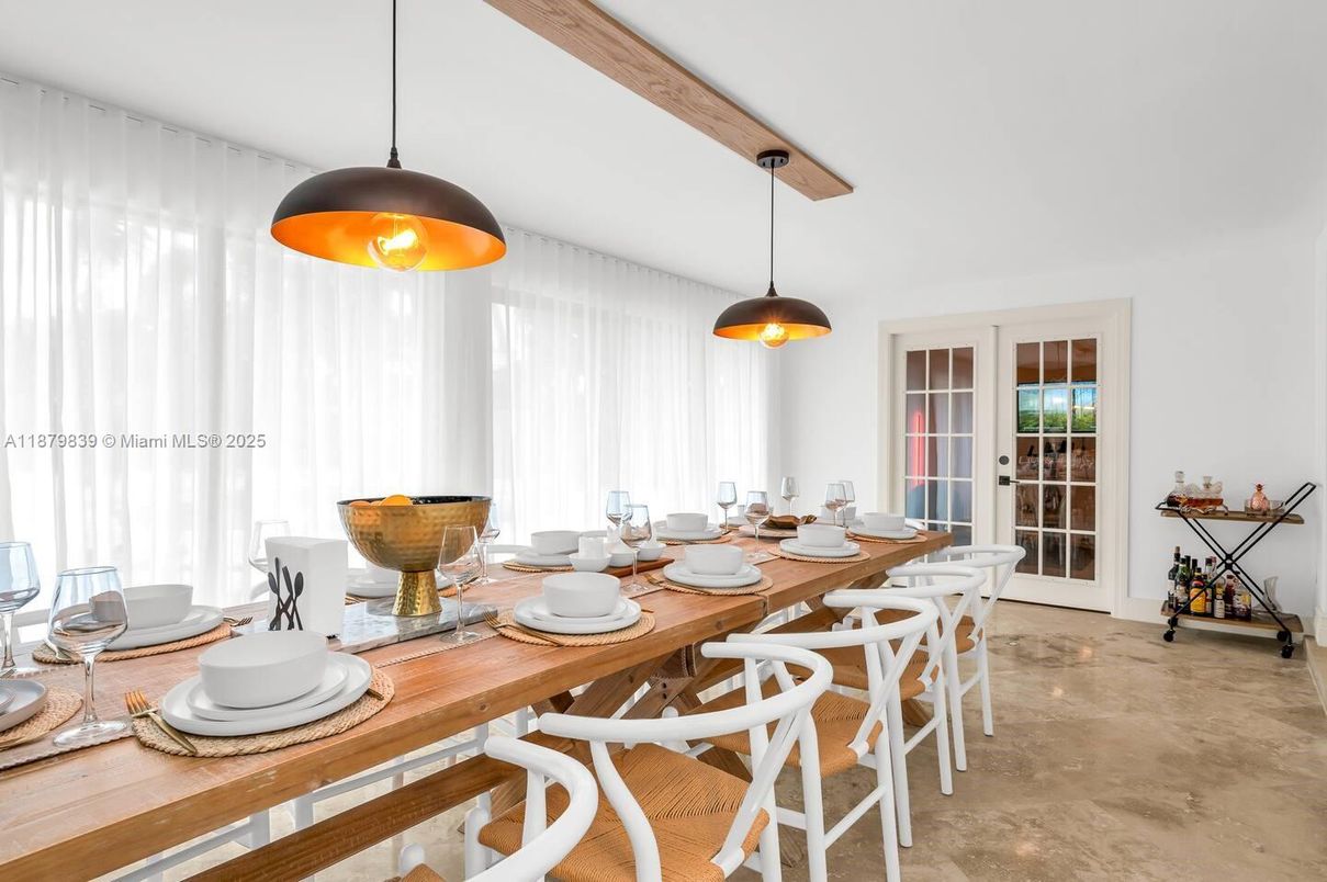 Dining room, Interior, Pendant Lights, Wooden Beams