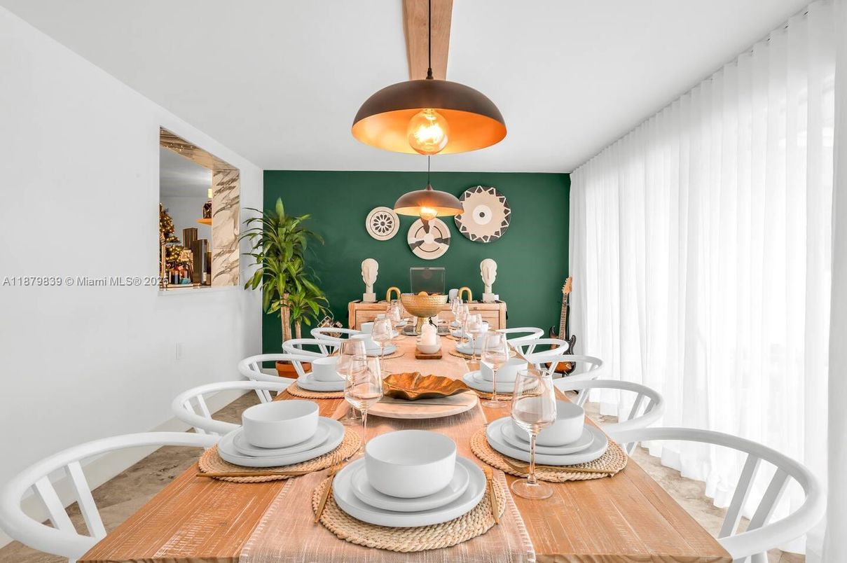 Dining room, Interior