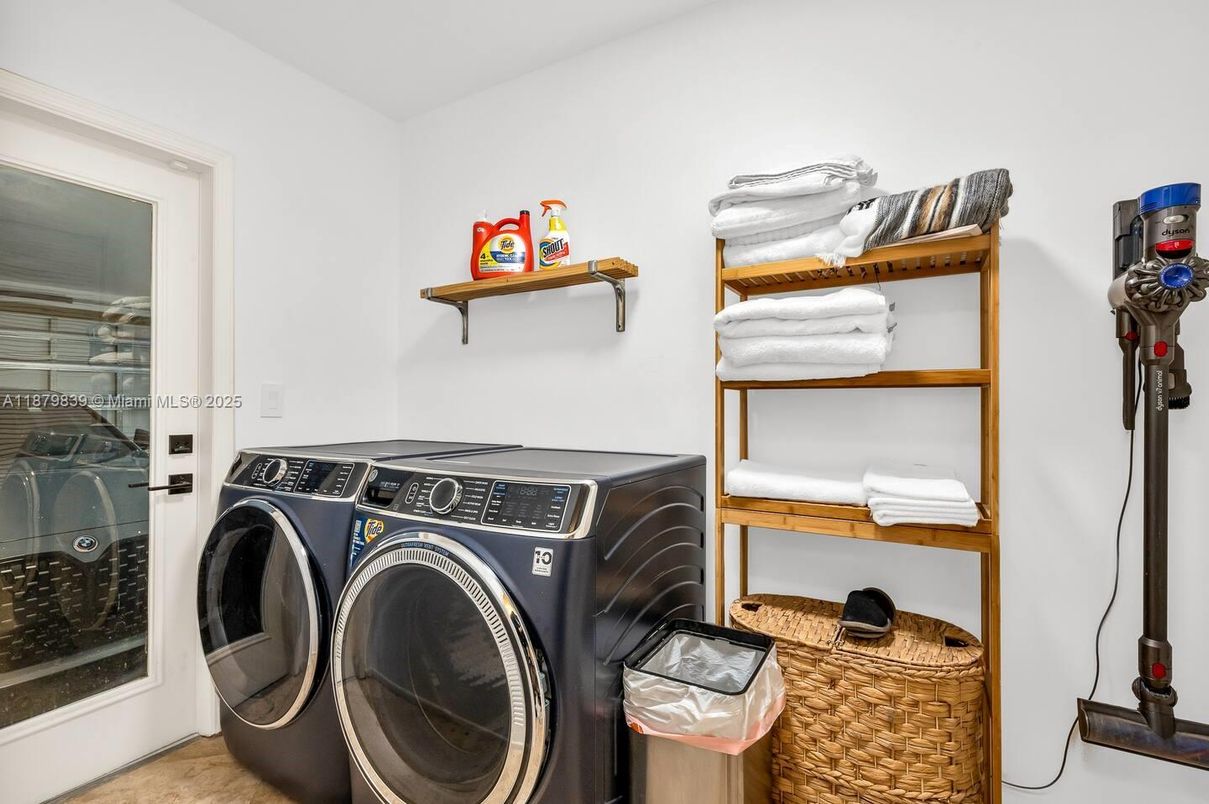 Interior, Washer