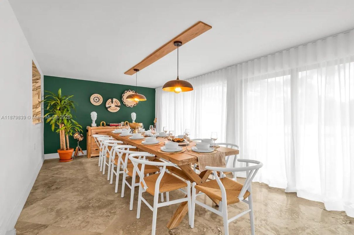Dining room, Interior, Pendant Lights, Wooden Beams