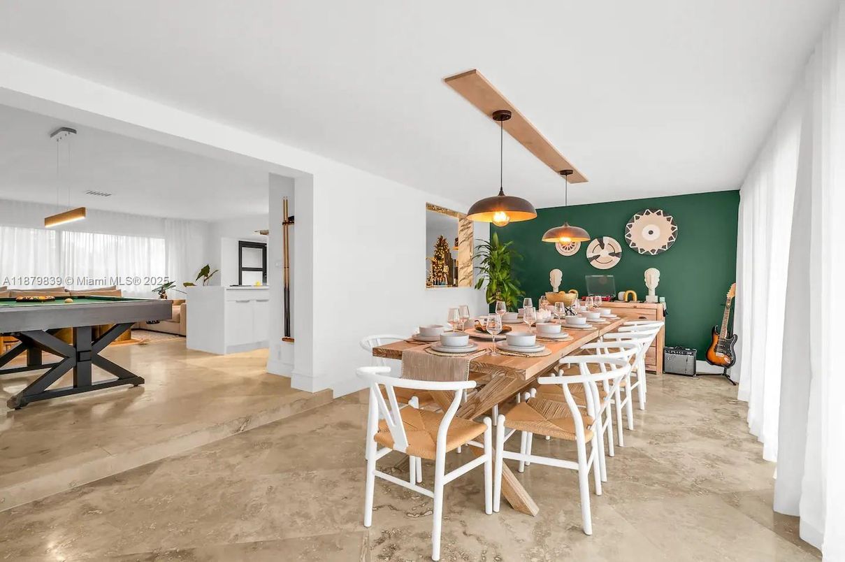 Dining room, Interior, Pendant Lights