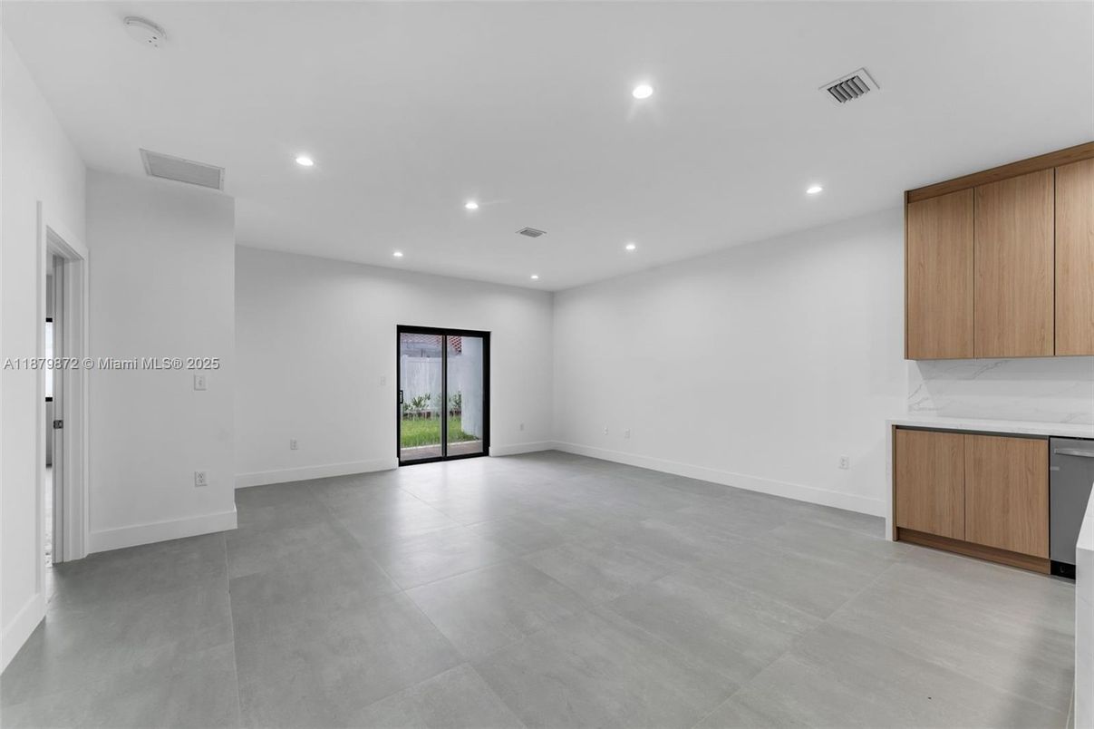 Empty room, Interior, Kitchen, Recessed Lighting