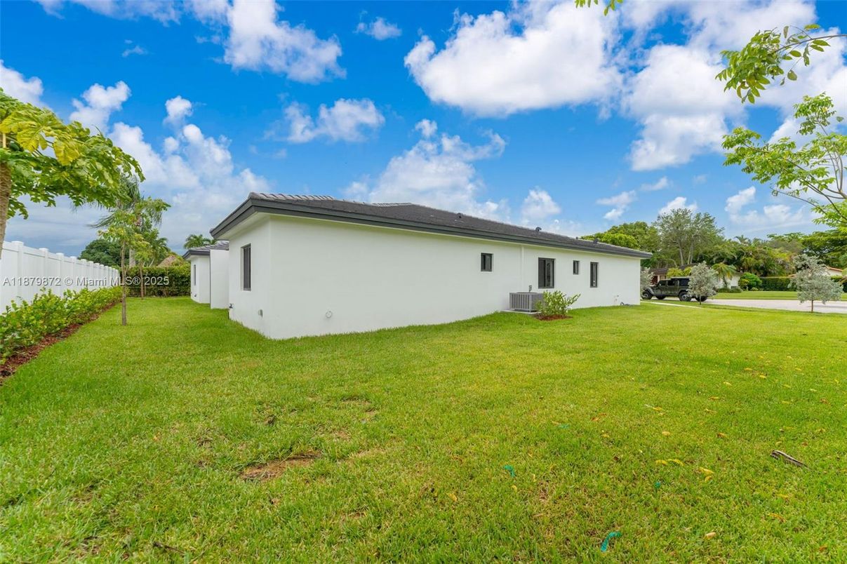 Backyard, Exterior