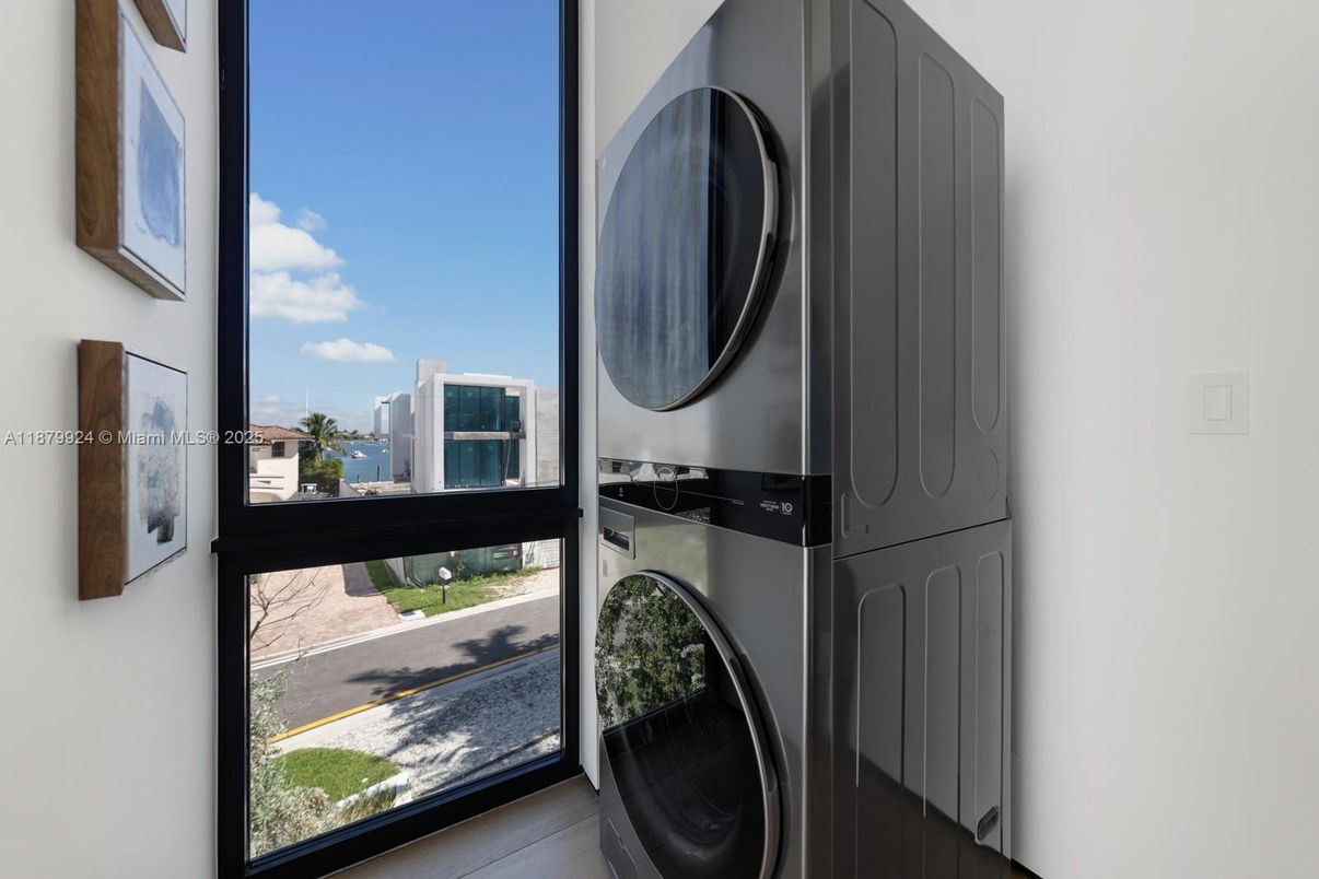 Interior, Utility Closets, Washer, Water