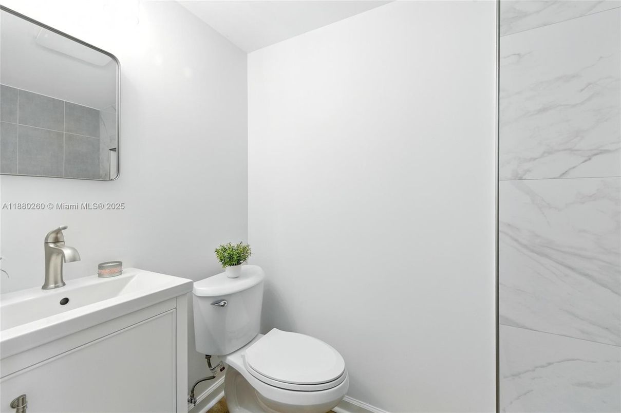 Bathroom, Interior, Marble Walls