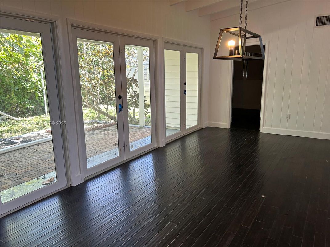 Empty room, Interior, Pendant Lights, Wood Texture Flooring