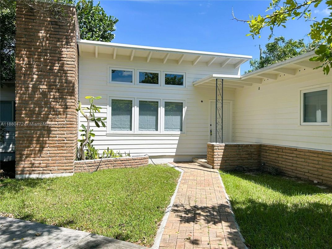 Exterior, Facade, None