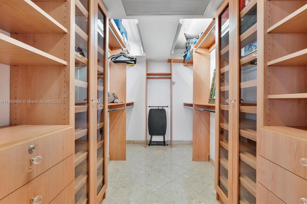 Interior, Walk-in Closets