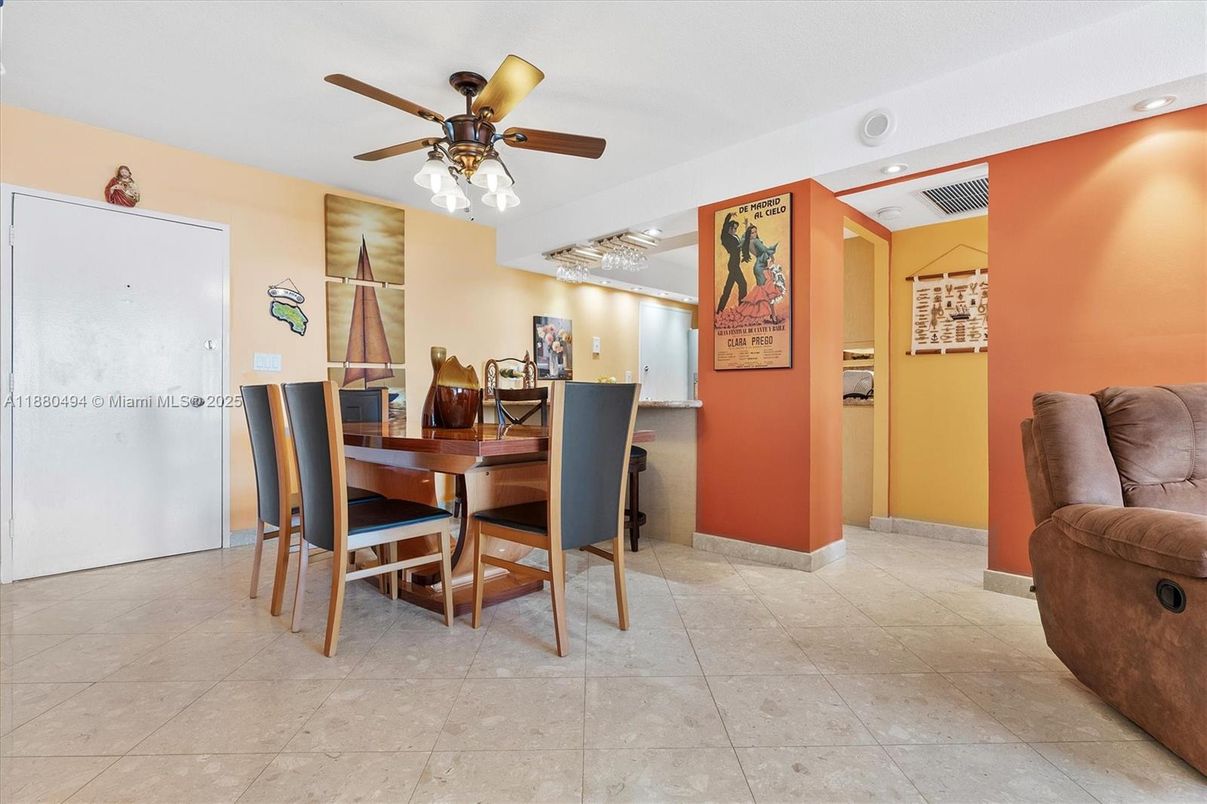 Dining room, Interior, Recessed Lighting