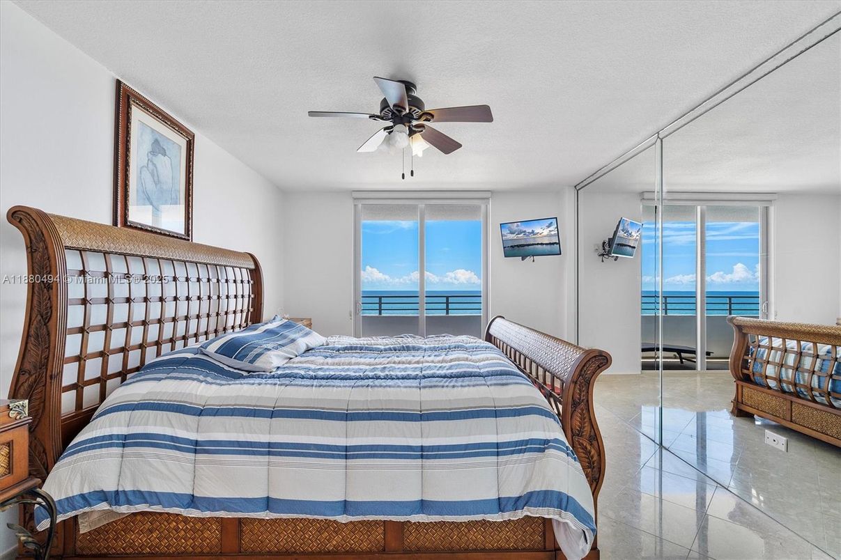 Bedroom, Interior, Water