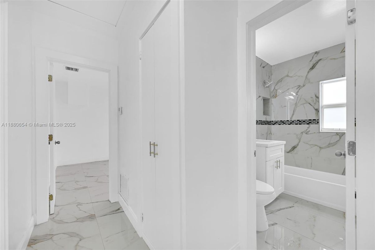 Bathroom, Interior, Marble, Marble Walls