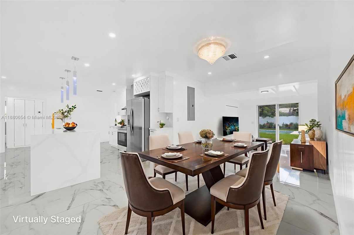 Chandelier, Dining room, Interior, Kitchen, Marble, Pendant Lights, Recessed Lighting, Stainless Steel Appliances
