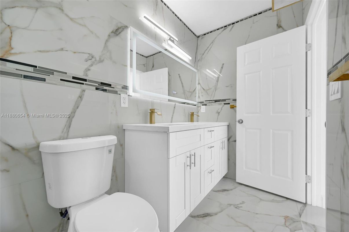 Bathroom, Interior, Marble, Marble Walls