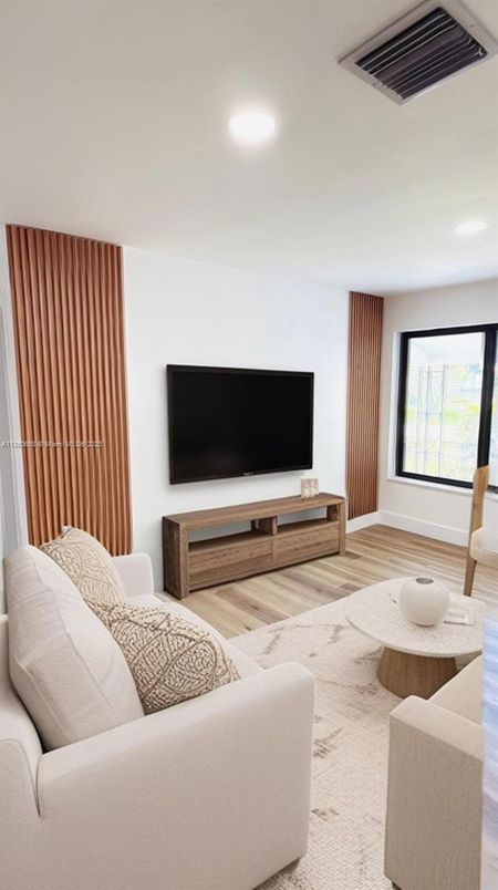 Interior, Living room, Recessed Lighting, Wood Texture Flooring