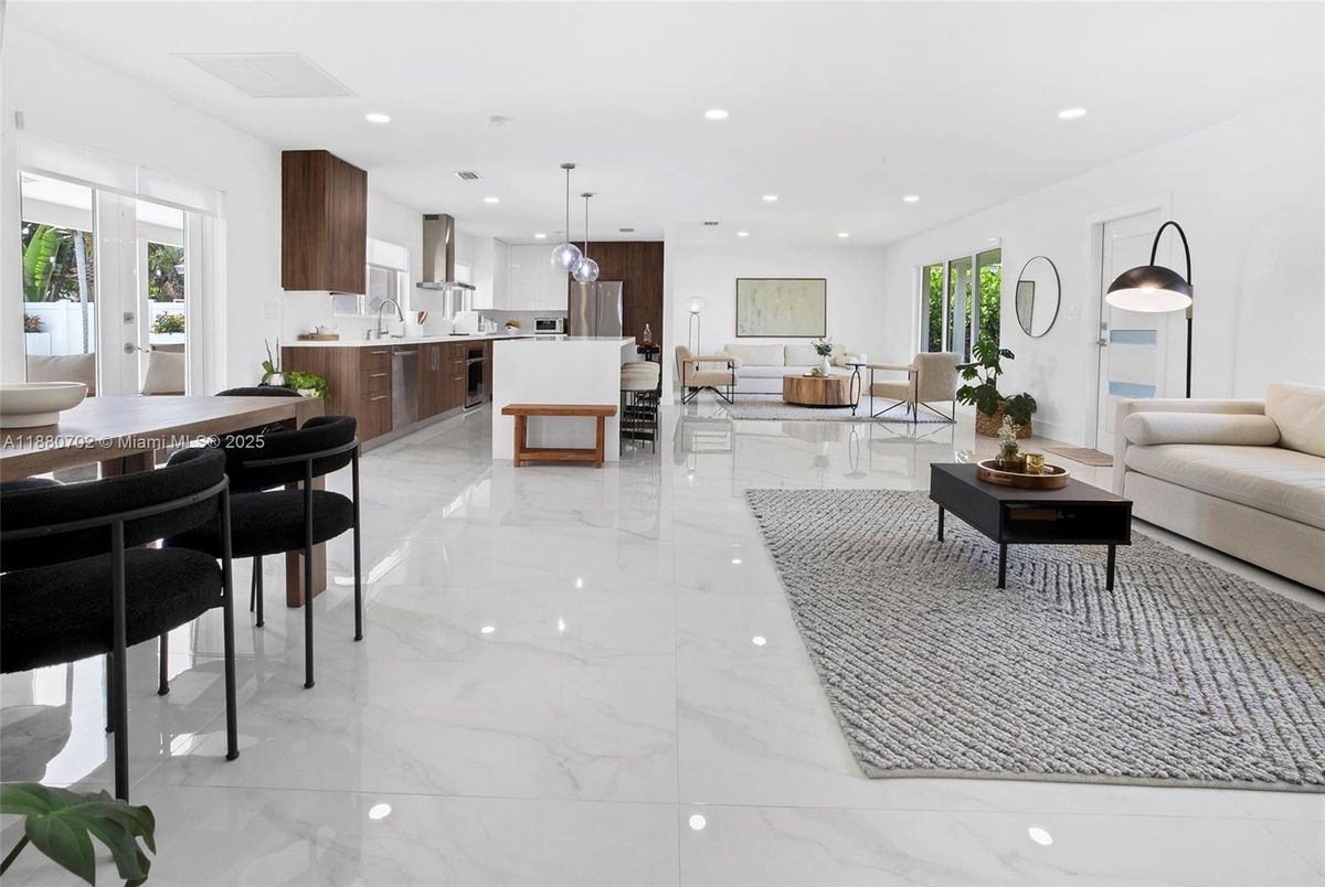 Interior, Kitchen, Living room, Marble, Pendant Lights, Recessed Lighting, Stainless Steel Appliances