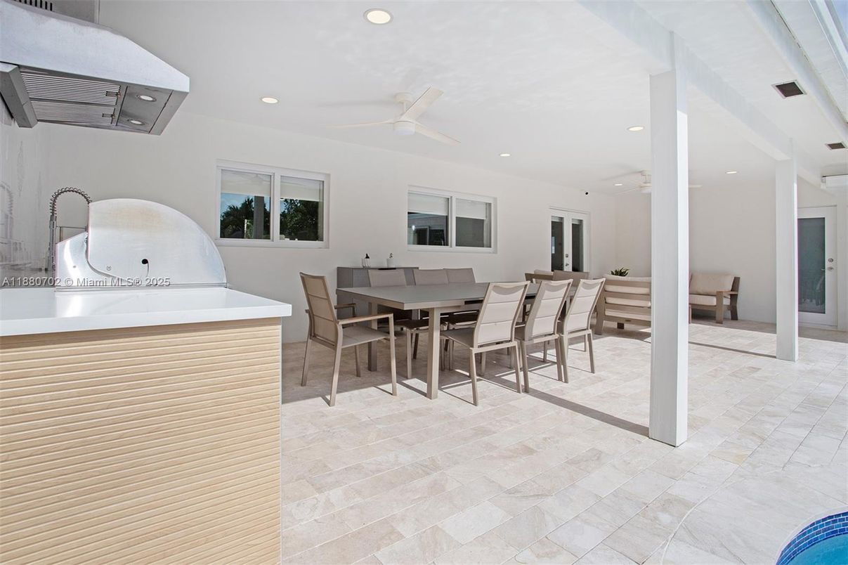 Dining room, Interior, Recessed Lighting
