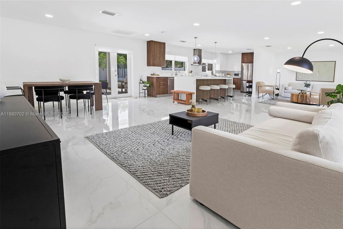 Dining room, Interior, Kitchen, Living room, Marble, Pendant Lights, Recessed Lighting