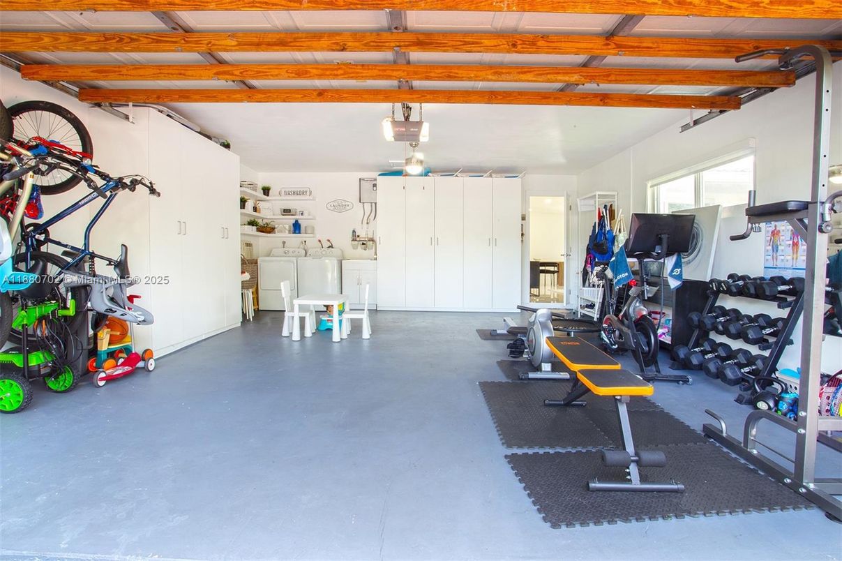Fitness Equipment, Interior, Wooden Beams