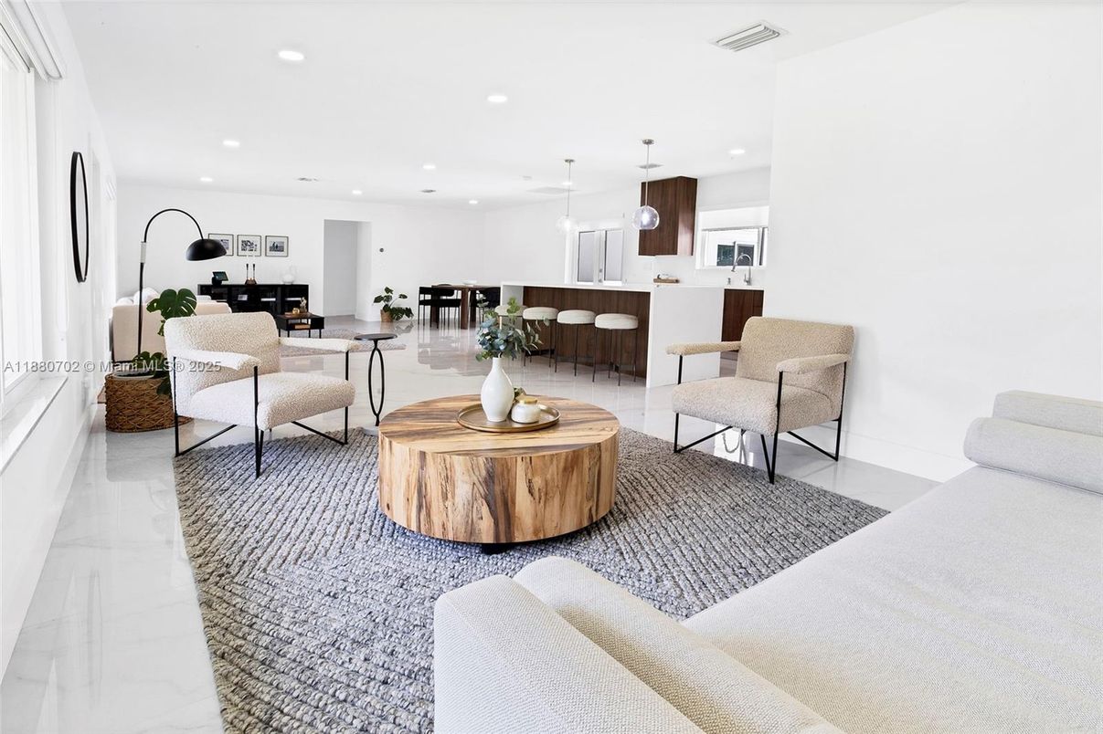 Dining room, Interior, Kitchen, Living room, Pendant Lights, Recessed Lighting