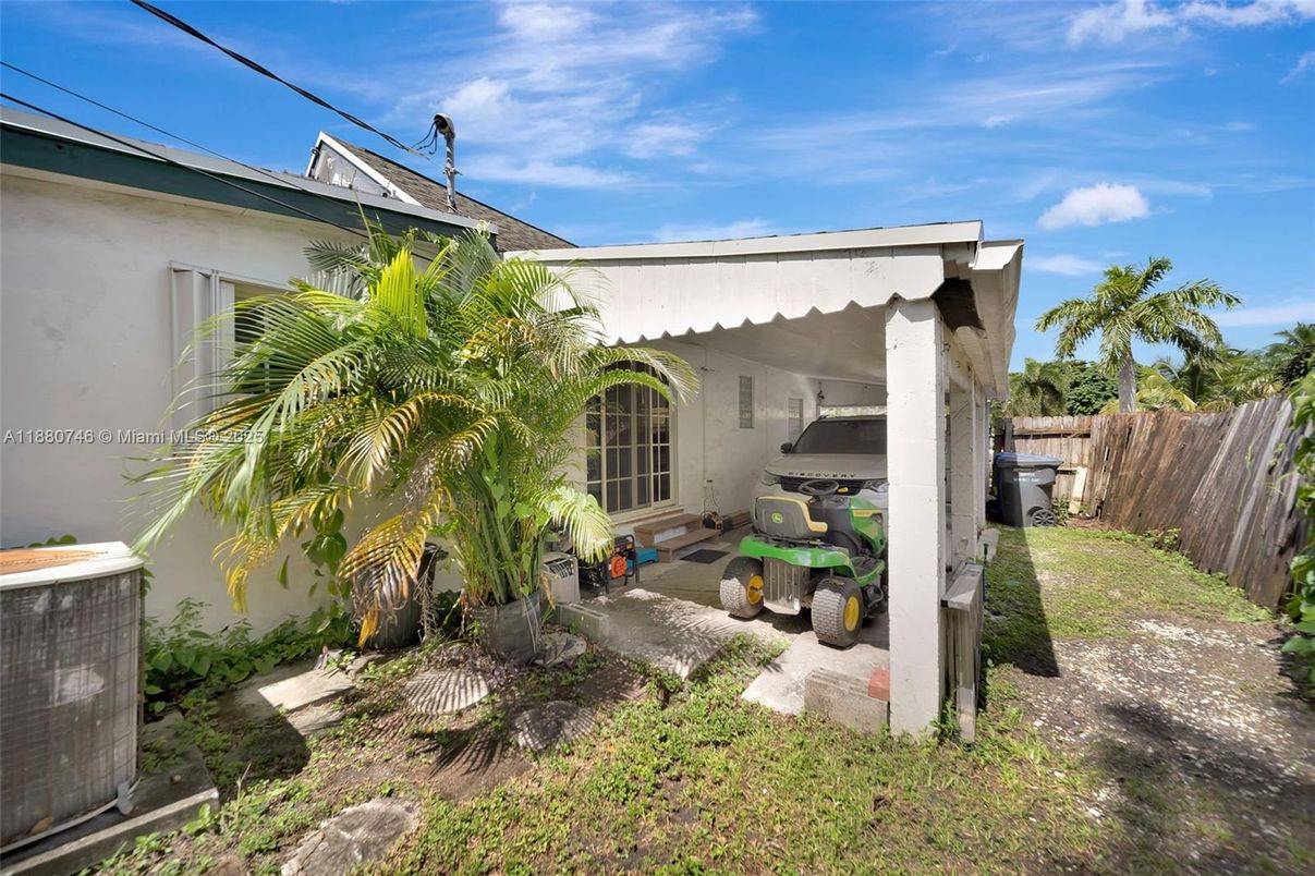Backyard, Exterior