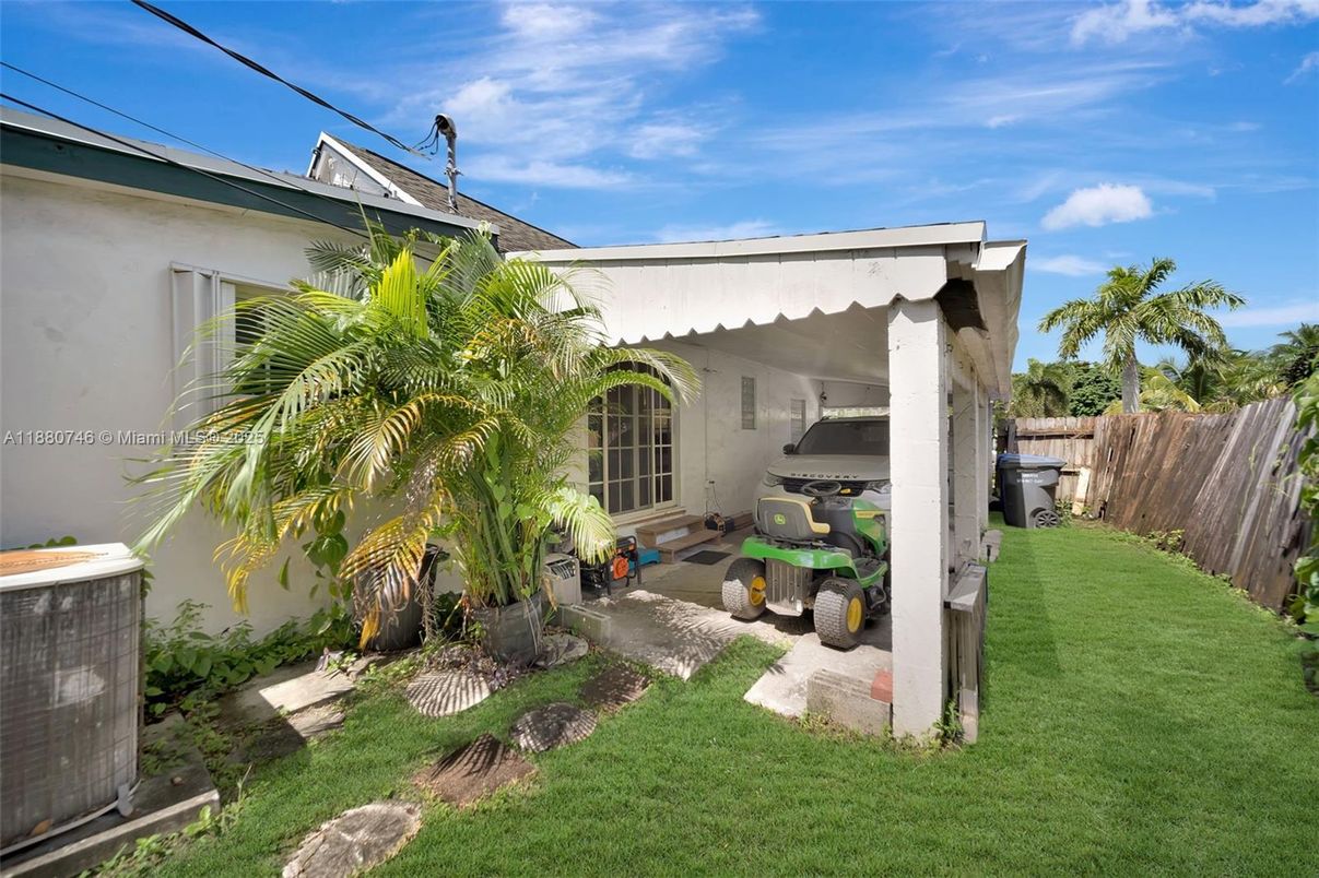 Backyard, Exterior
