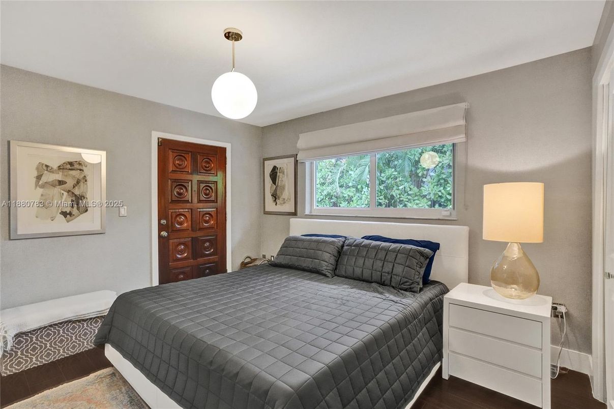 Bedroom, Interior, Pendant Lights, Wood Texture Flooring