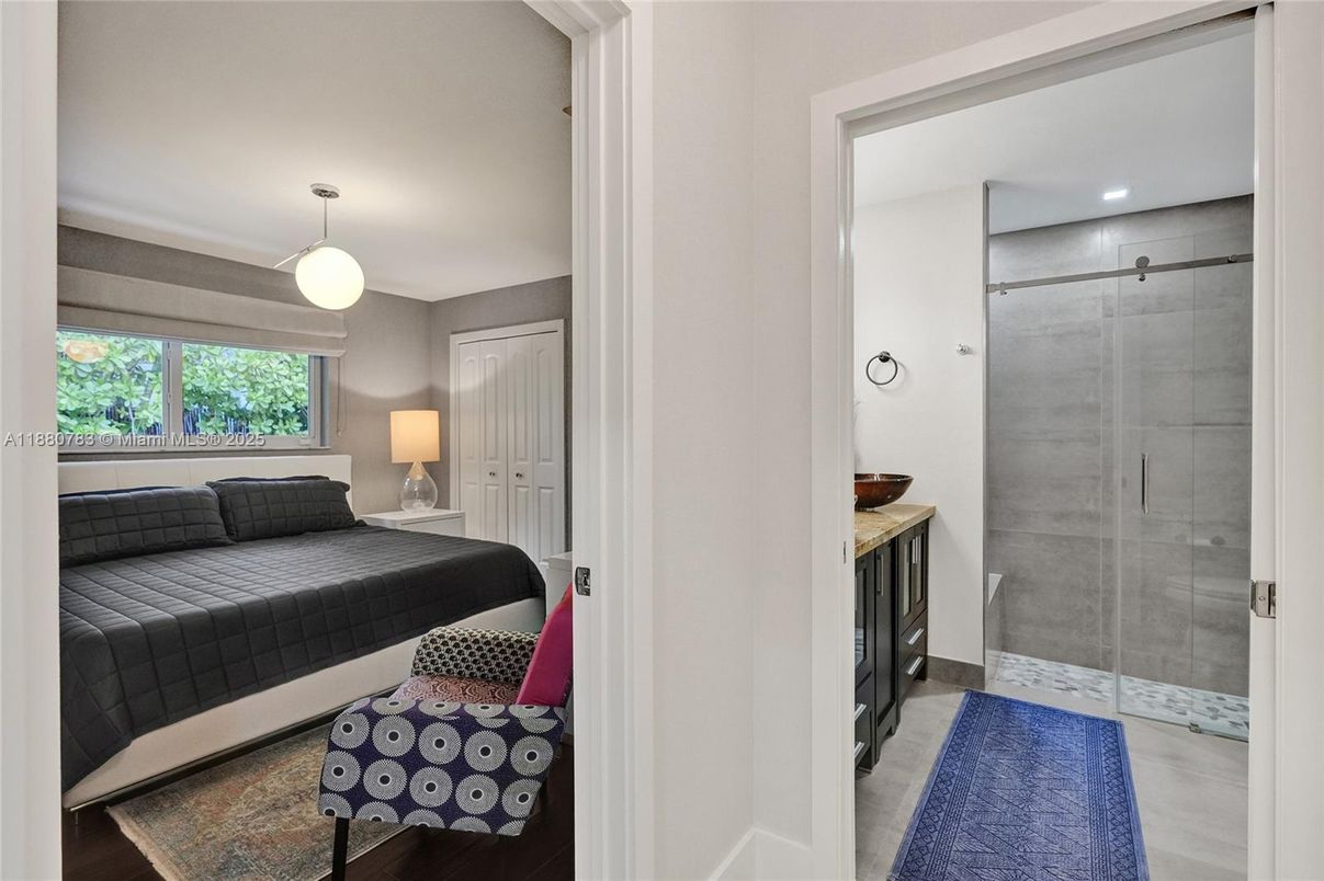 Bathroom, Bedroom, Glass Shower, Interior, Recessed Lighting