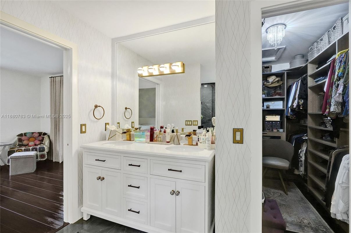 Bathroom, Dual Sink Vanities, Interior, Wood Texture Flooring