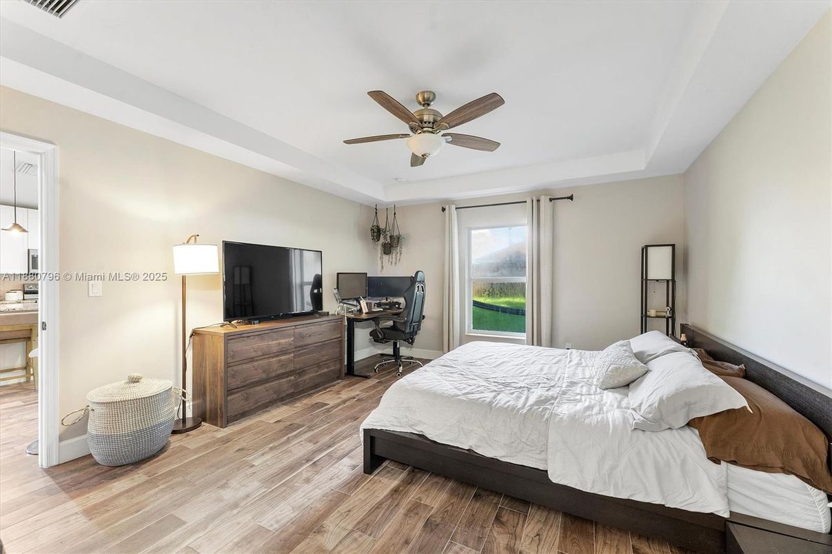 Bedroom, Home Office, Interior, Wood Texture Flooring
