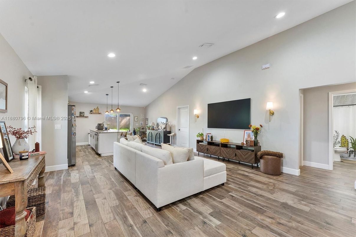 Interior, Living room, Pendant Lights, Recessed Lighting, Wood Texture Flooring