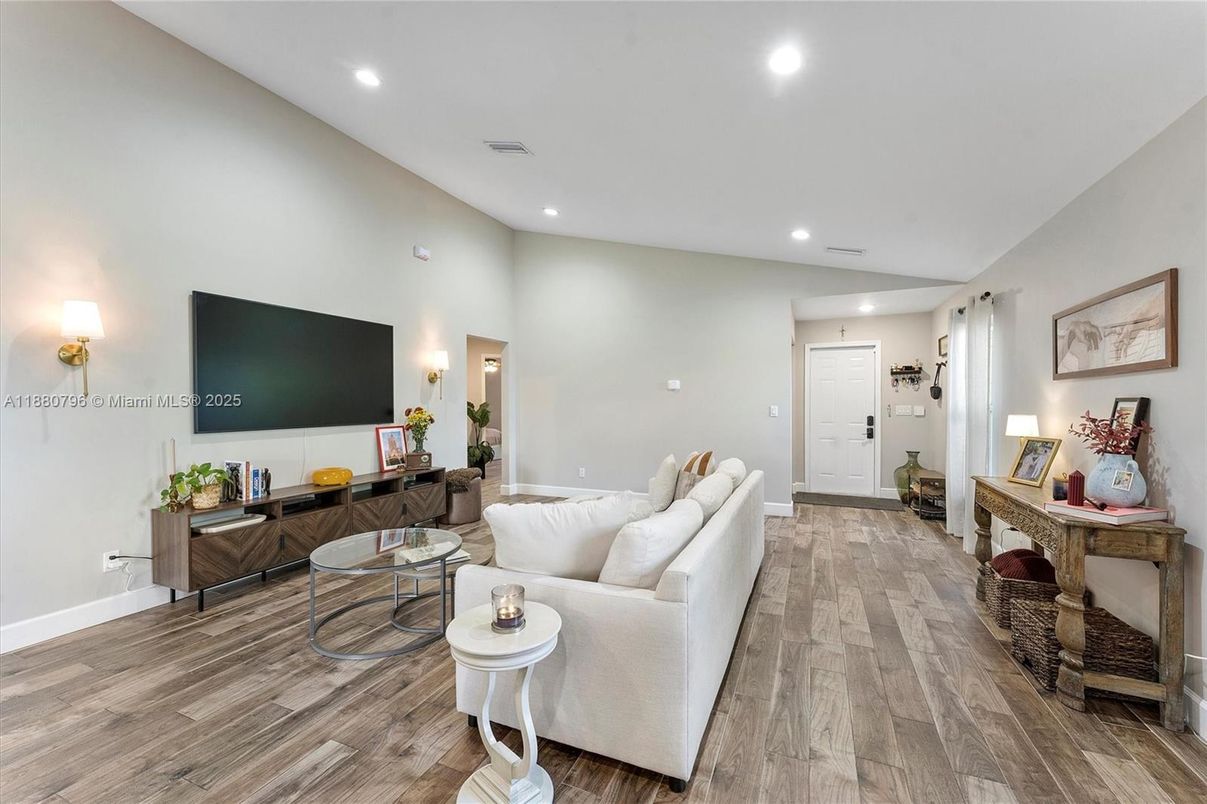 Interior, Living room, Recessed Lighting, Wood Texture Flooring