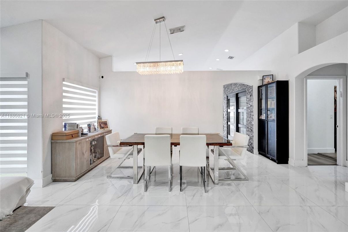 Chandelier, Dining room, Interior, Marble, Recessed Lighting