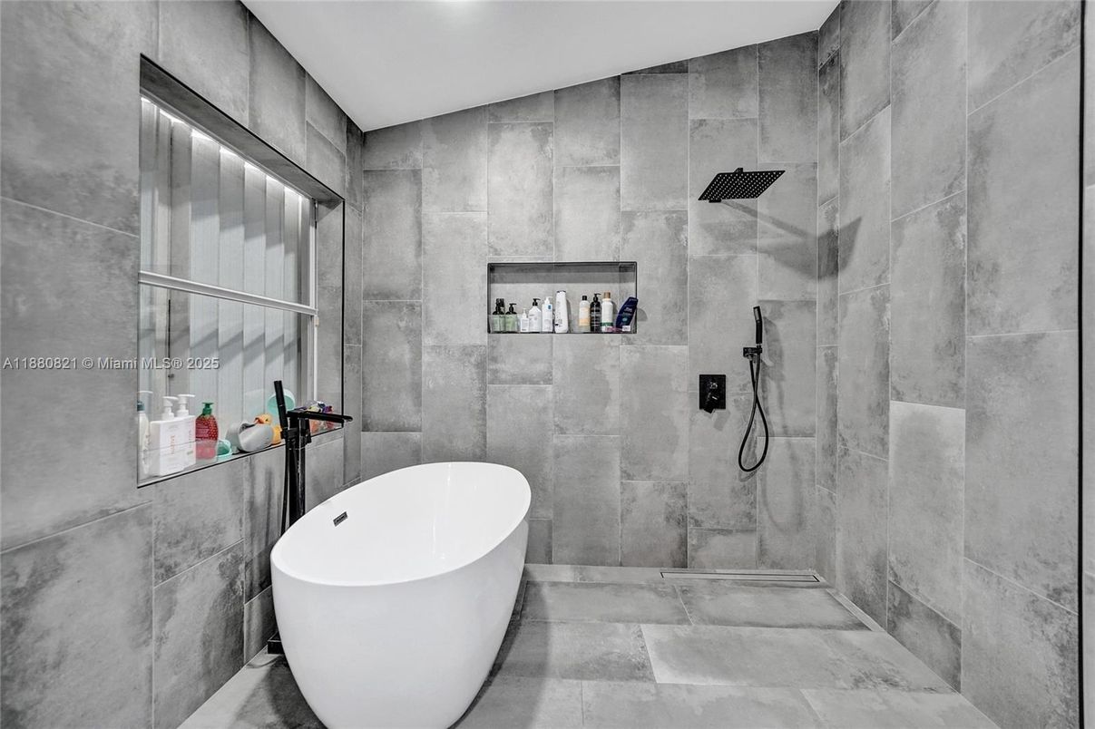 Bathroom, Free Standing Baths, Interior